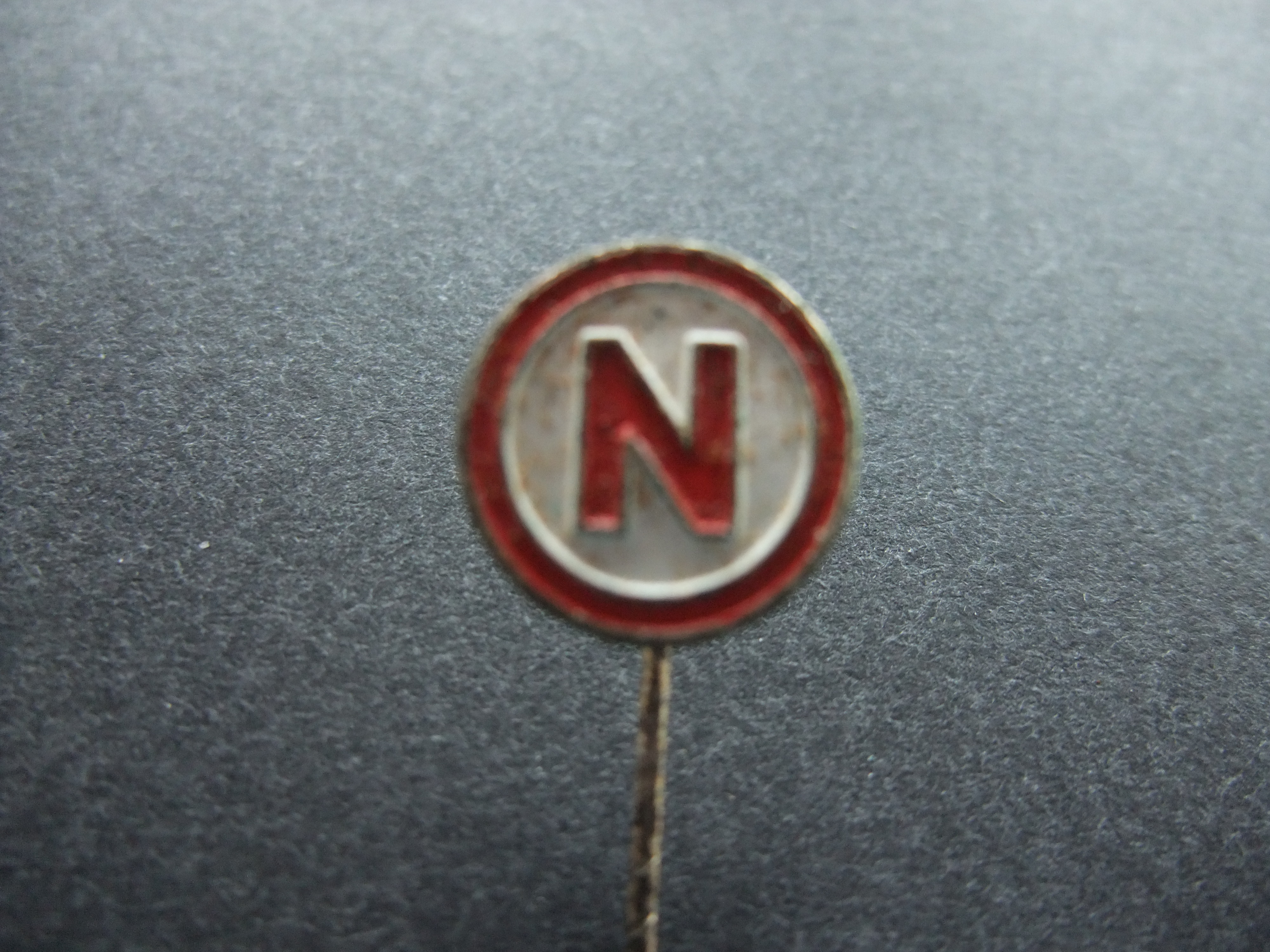 N onbekend logo rond